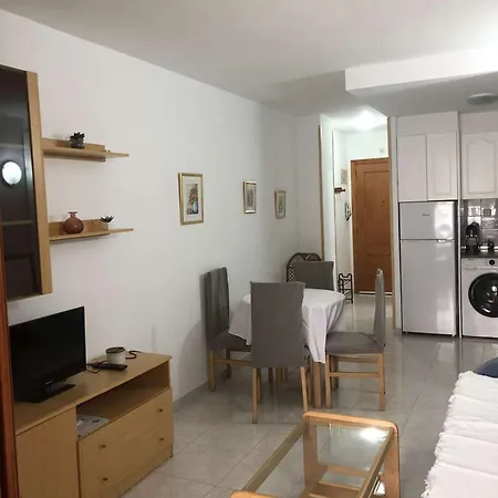 Tres Bel A Avec Piscine Et A Deux Pas Des Restaurants Et De La Torrevieja